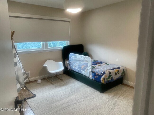 Building Photo - 81 Hollywood Ave