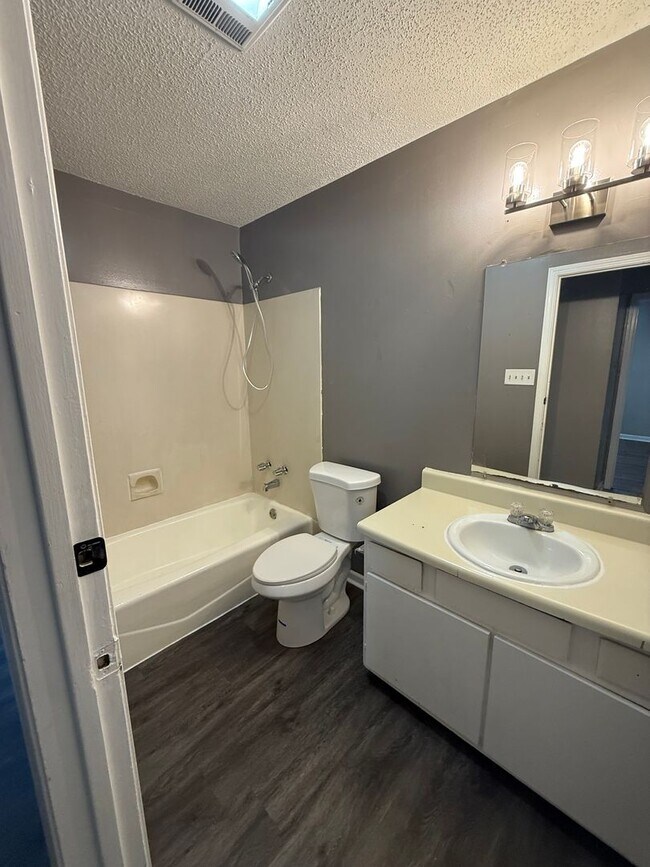Building Photo - 8155 Starwood Ct