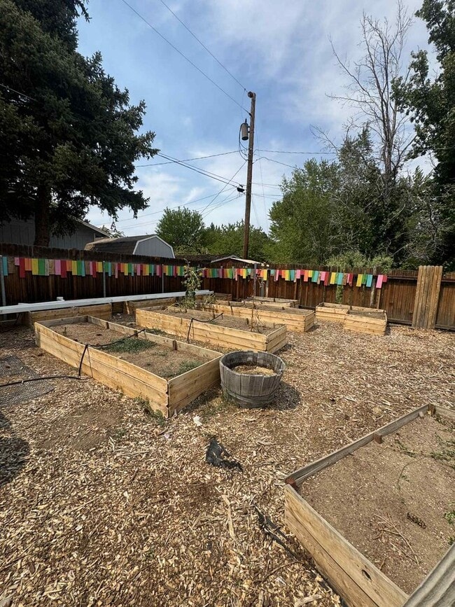 Building Photo - Charming 3-Bedroom, 2-Bathroom Home in Mat...