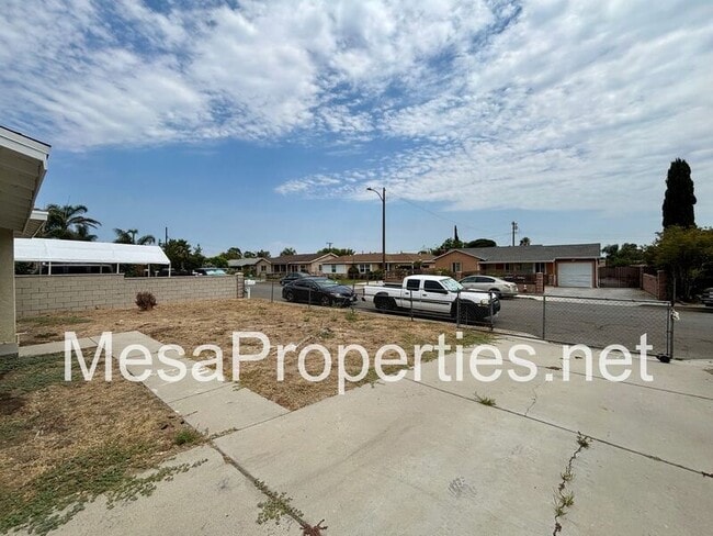 Building Photo - 14798 Ivy Ave