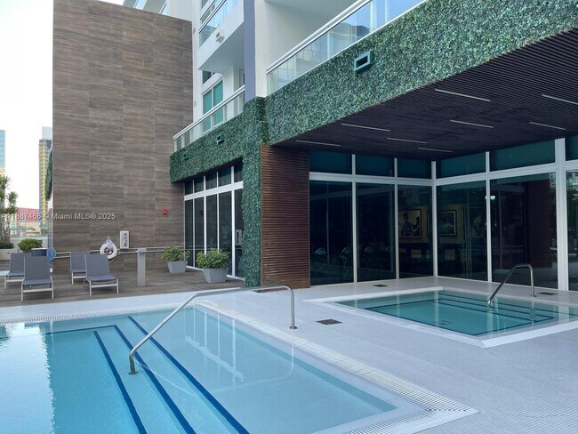 Building Photo - 1080 Brickell Ave