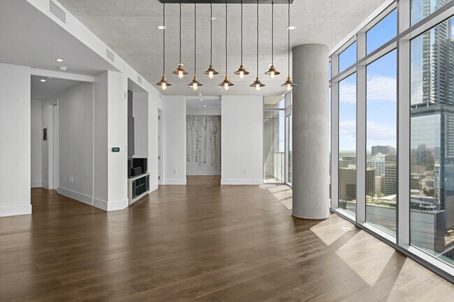 Building Photo - 501 West Ave