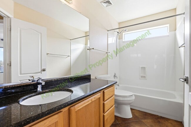 Building Photo - Charming 3-bed/2-bath Gilbert Home in Prime Location!