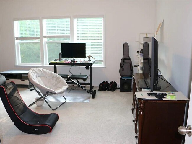 Building Photo - 3115 Stock Saddle Pl