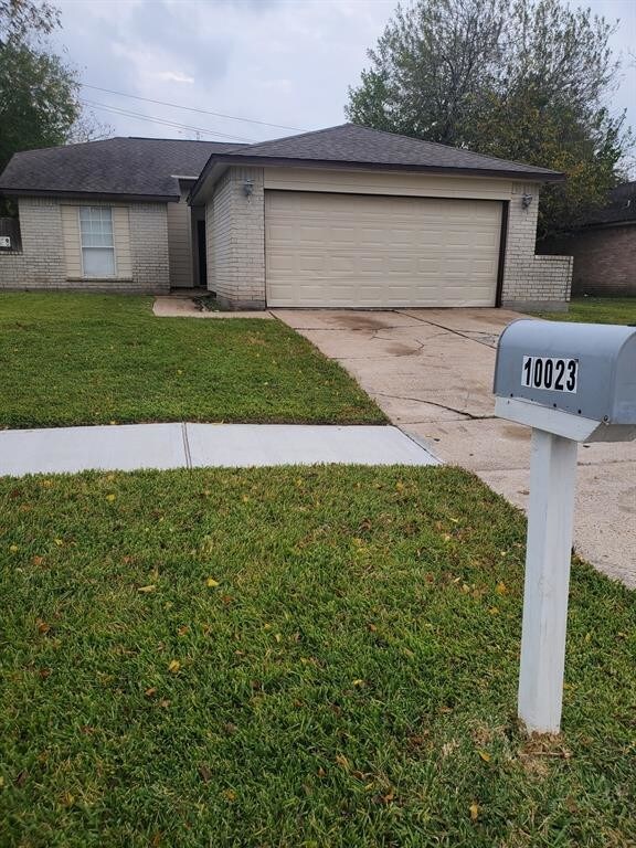 Building Photo - 10023 Towne Mist Dr