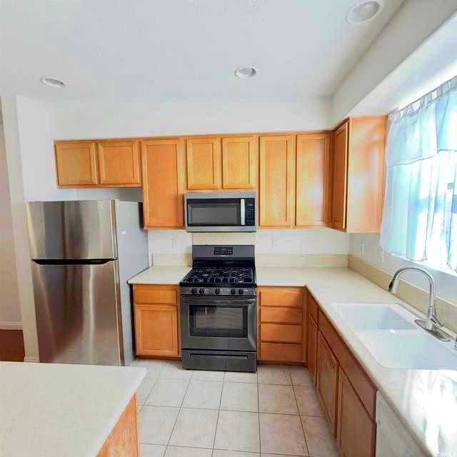 Building Photo - 1021 L Ave