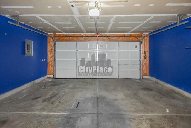 Building Photo - 5639 Wood Hollow Dr