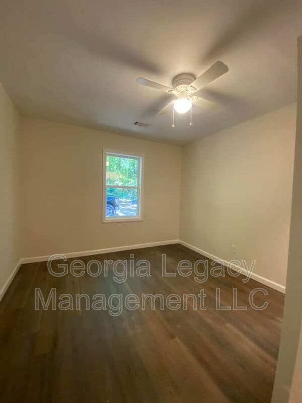 Building Photo - 140 Henry Meyer Rd