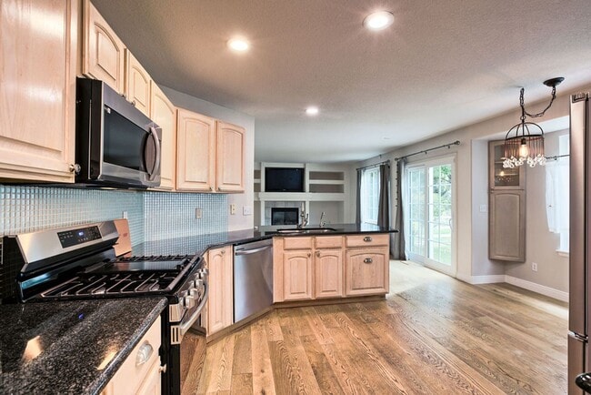 Building Photo - Absolutely Stunning 4 Bedroom Home in Mariana Butte