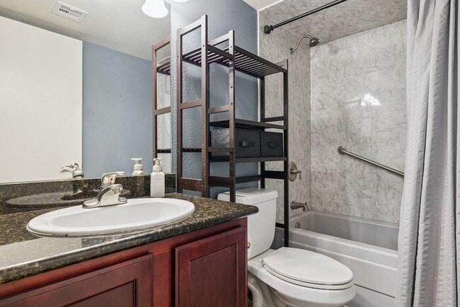 Building Photo - 5995 N 78th St