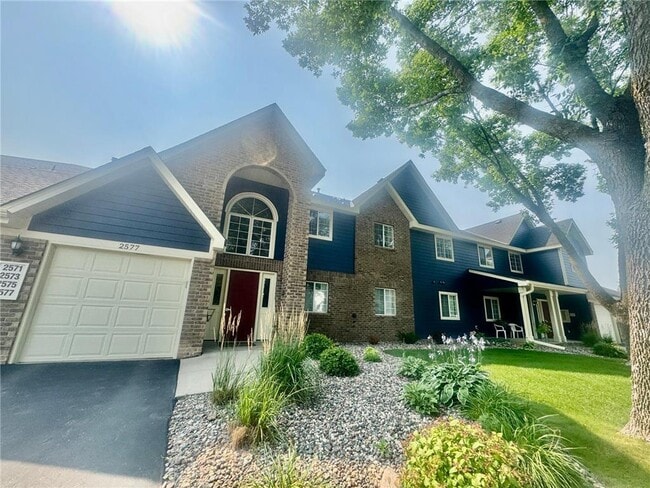 Building Photo - 2575 Heritage Dr