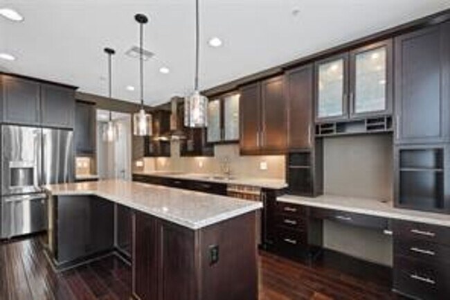 Building Photo - Baldwin Park three story townhome