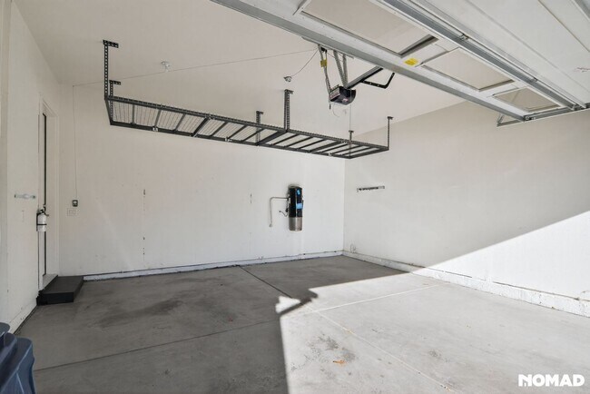 Building Photo - Luxury 3-Bedroom Legacy Ridge Living with Mountain Views