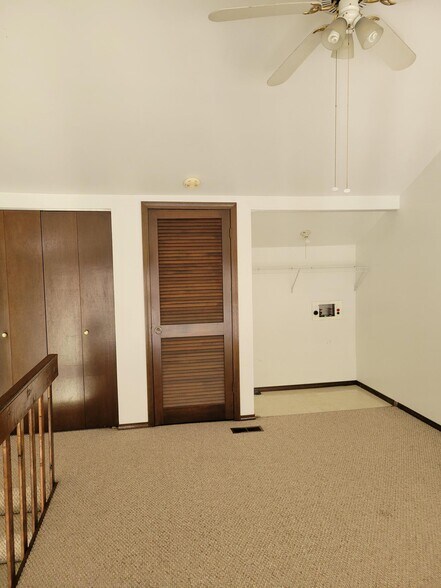 Building Photo - 16 Village Ct