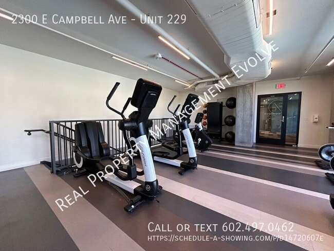 Building Photo - Luxurious Living In This High-end Condo! *...