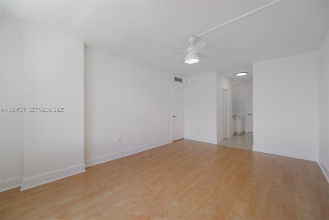 Building Photo - 1980 S Ocean Dr