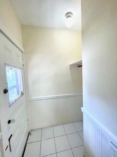 Building Photo - 81 College Ave