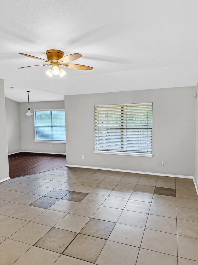 Building Photo - 4028 Enchanted Rock Cove