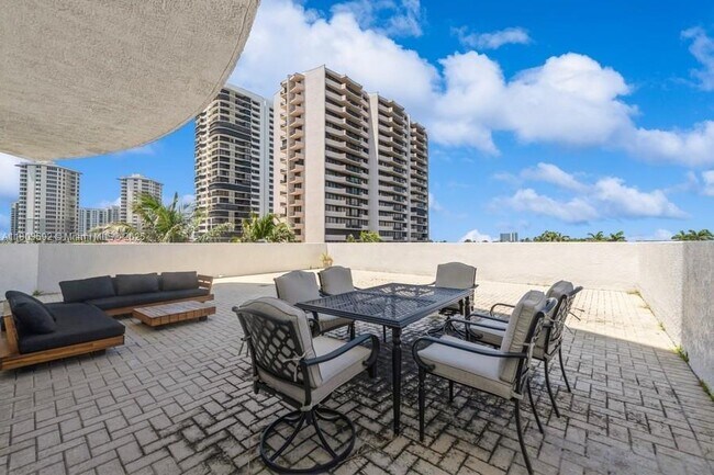 Building Photo - 4600 N Ocean Dr