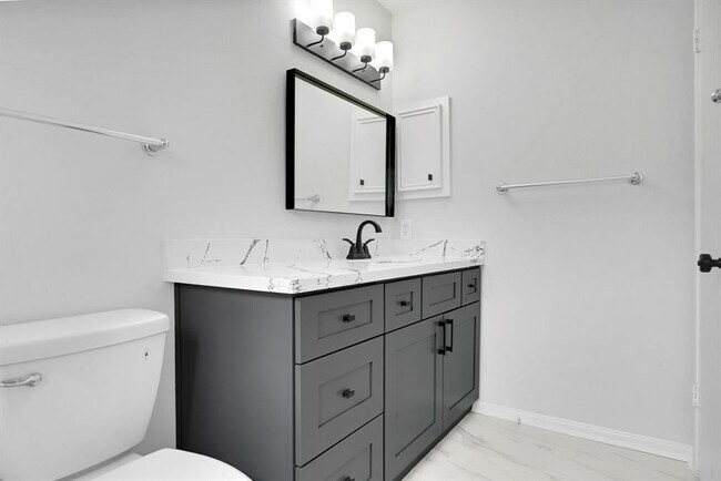 Building Photo - 13806 Burgoyne Rd