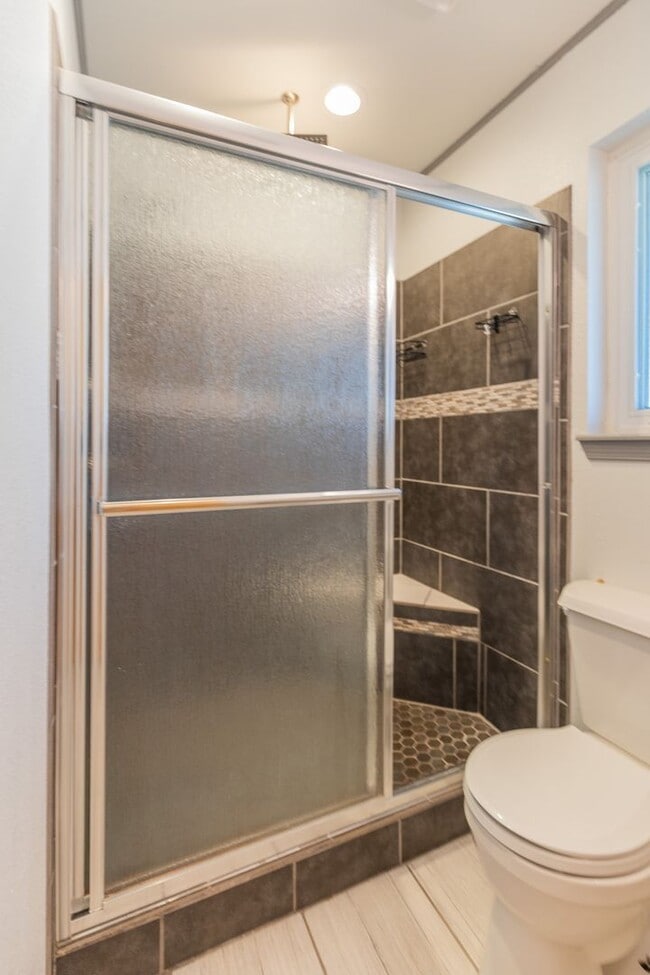 Building Photo - Spacious 3 Bedroom Home with Solar Panels and a Pool