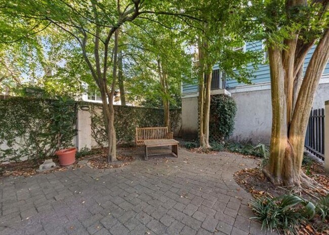 Building Photo - 2 Bedroom, 2.5 Bath Condo in Harleston Village of Downtown Charleston!