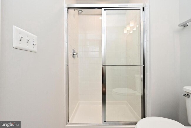Building Photo - 4404 Fair Lakes Ct