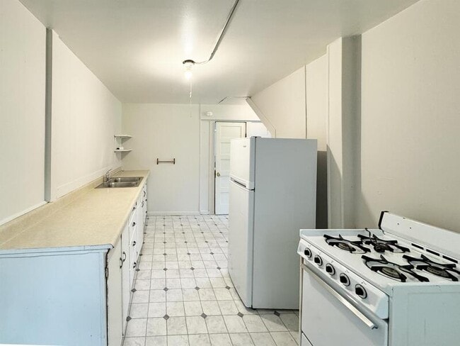 Building Photo - 531 Monroe Street