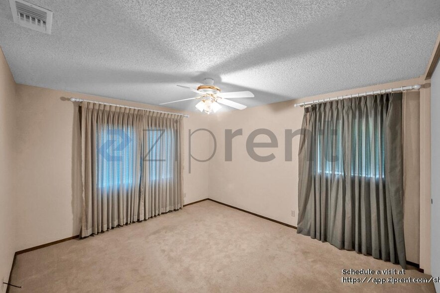 Building Photo - 716 Buckingham Dr