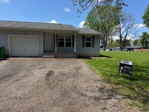 Building Photo - 639 W Highland