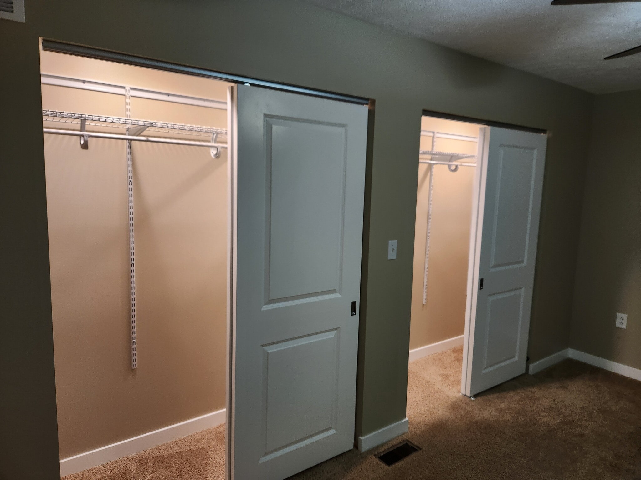 Bedroom 3 - 375 W Cruikshank Rd