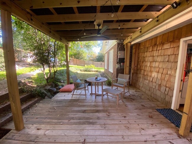 Building Photo - 2225 Blossom St