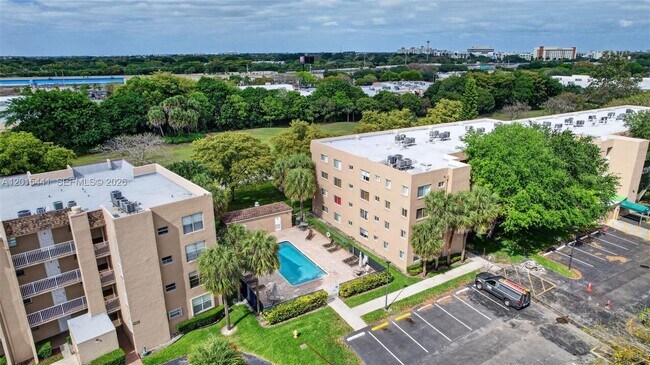 Building Photo - 9470 Tangerine Pl