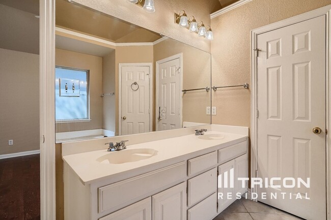 Building Photo - 6209 Meadowmere Ln