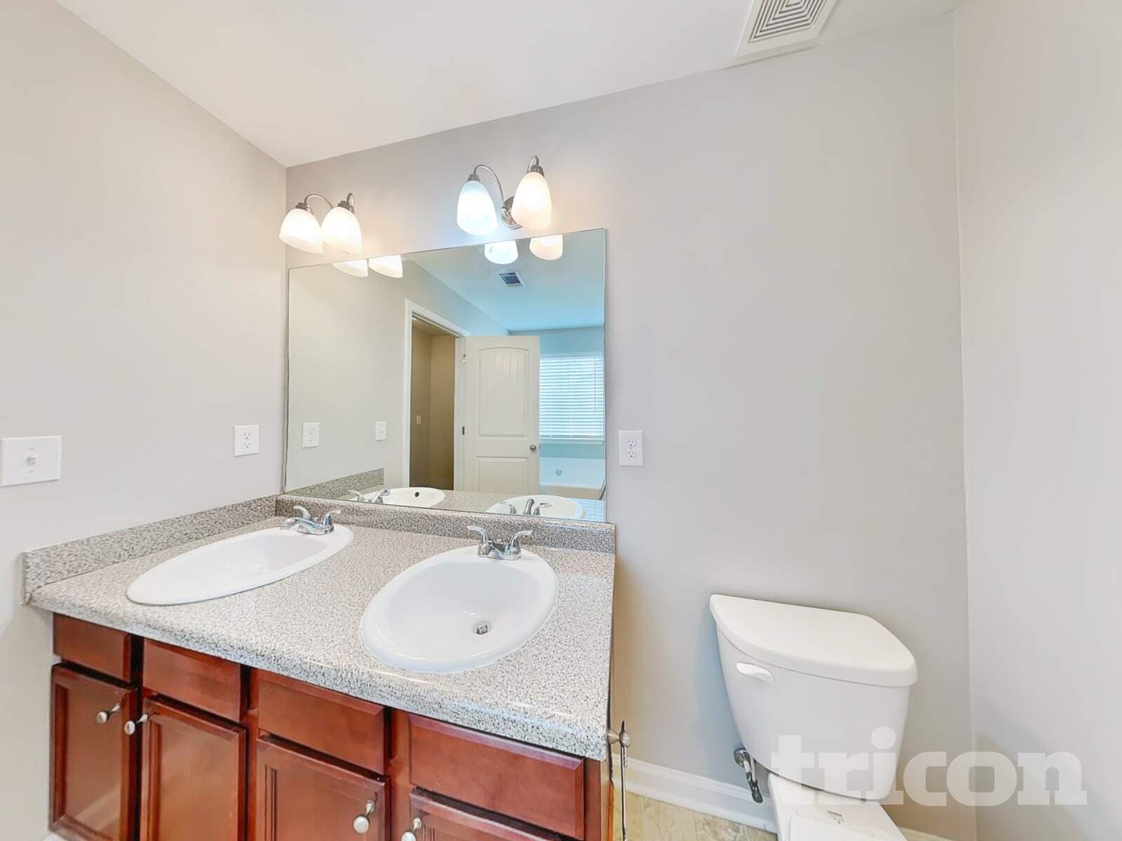 Building Photo - 121 Pristine Dr