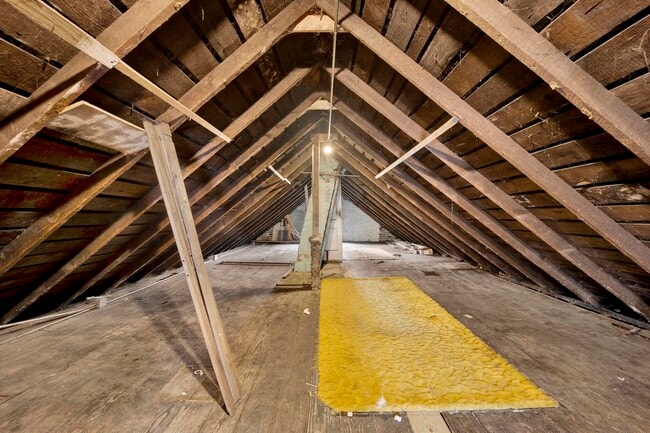 Building Photo - 2702 W 24th Pl