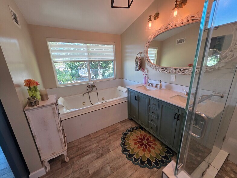 Building Photo - 9565 Dale Ave