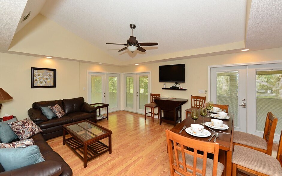 Building Photo - 8270 Ibis St