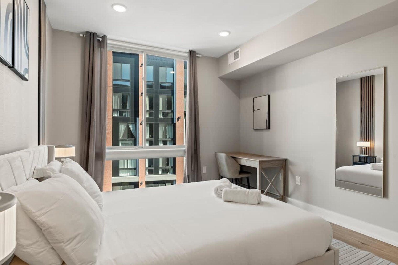 Building Photo - 901 Canal St