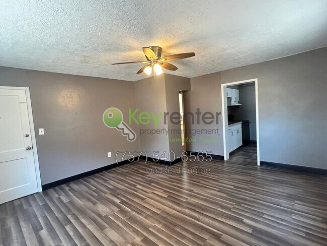 Building Photo - 925 Little Bay Ave