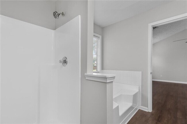 Building Photo - 1616 Amhearst Oaks Ct