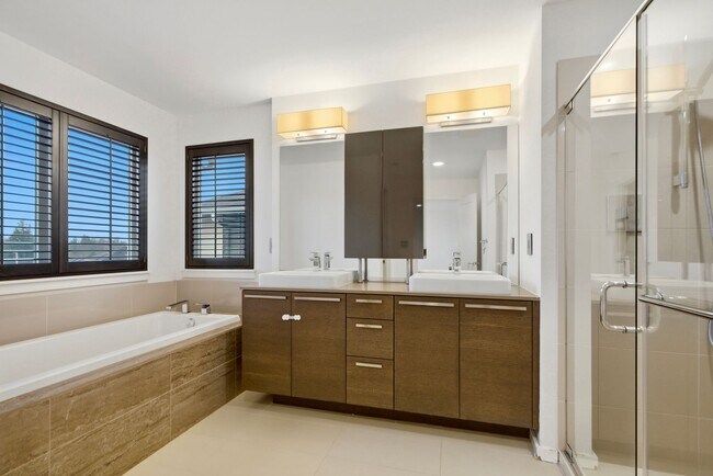 Building Photo - 17129 42nd Dr SE