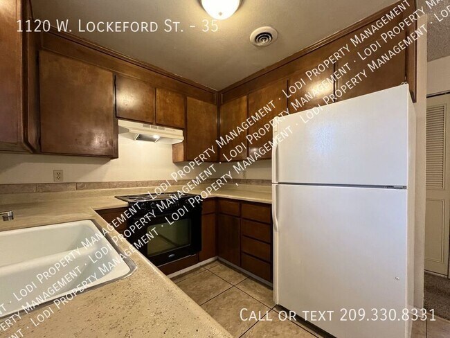 Building Photo - 1120 W Lockeford St