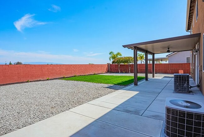 Building Photo - Gorgeous Four Bedroom Three Bathroom Home in Winchester