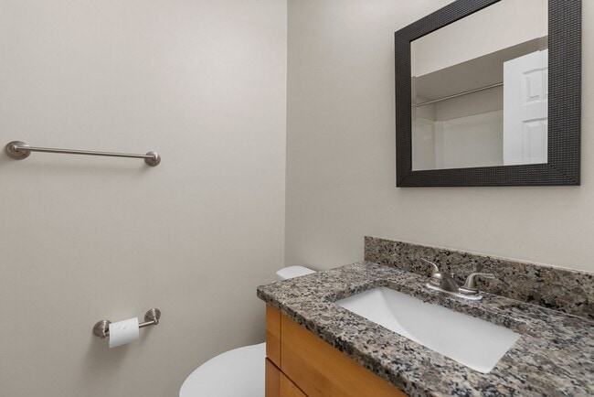 Building Photo - Just Listed in Virginia Beach – Move-In Ready!