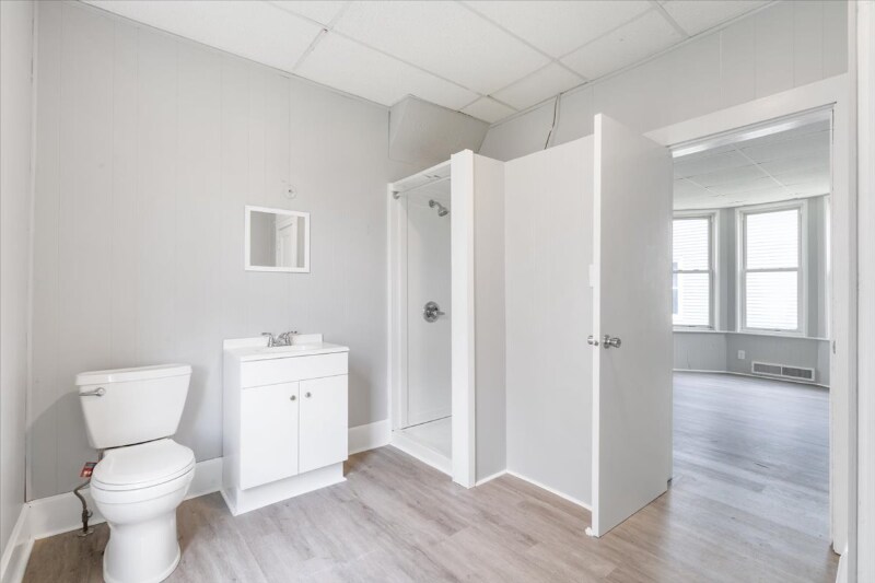 Building Photo - 1522 W 7th St