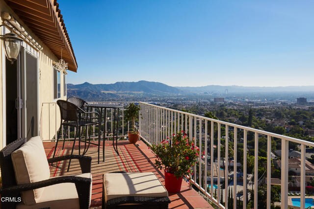 Building Photo - 1234 E Tujunga Ave