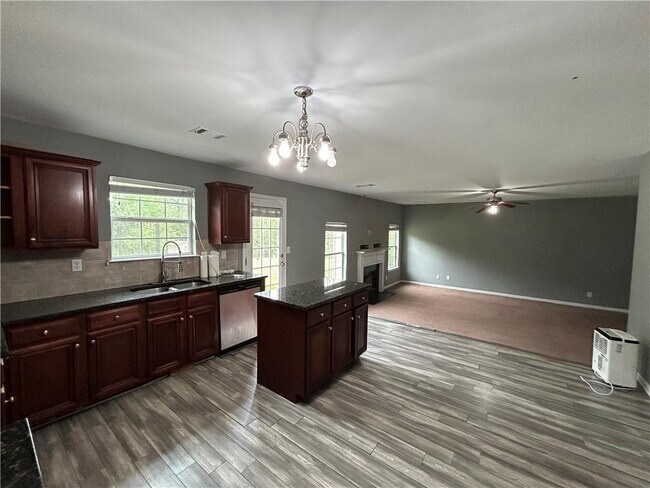 Building Photo - 1040 Baltic Way