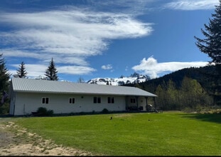 Building Photo - 33129 Brierwood Ave