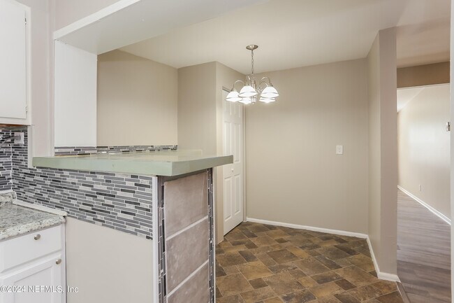 Building Photo - 4653 Haldis Ave